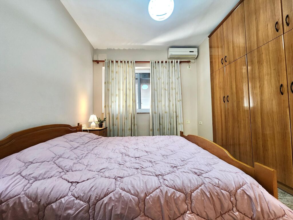 **For Rent: 1+1 + Separate Kitchen (City Center – Plaza, Behind the Museum), 4th Floor, with Elevator – Furnished, 2 Air Conditioners | €600/Month**
