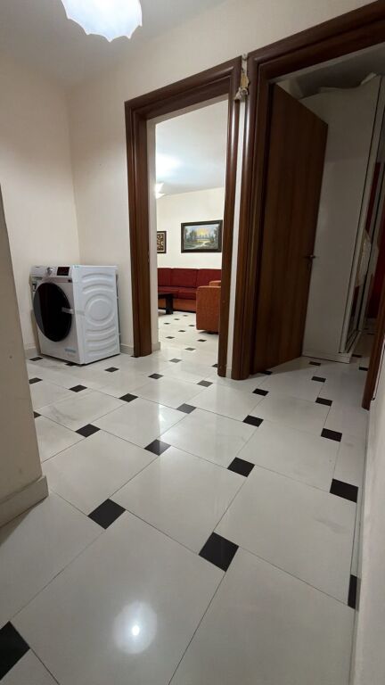🏡 Jepet me Qira Apartament 2+1 – Kryqëzimi i 21 Dhjetorit