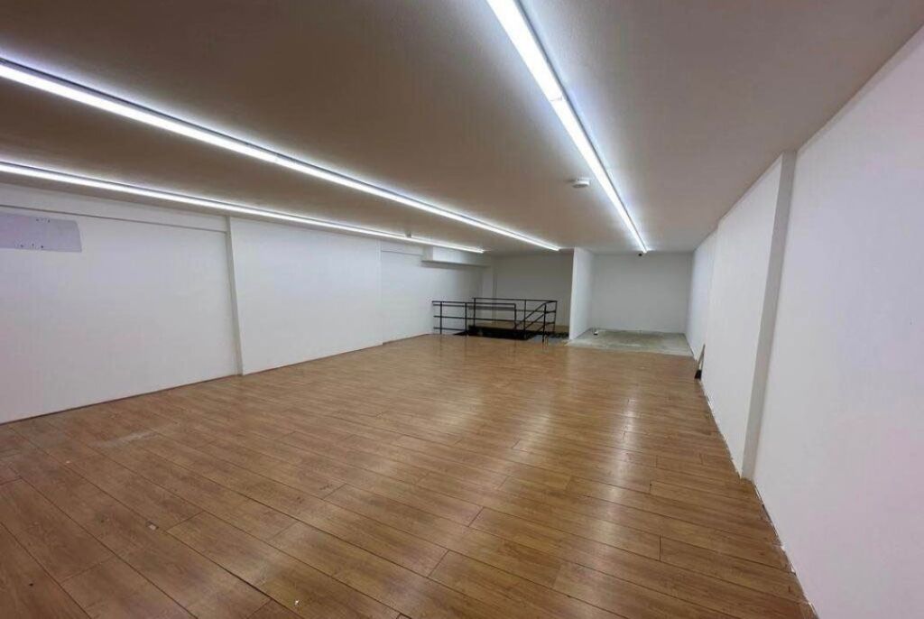 AMBIENT BIZNESI ME QIRA 134 M2 PRANE MYSLYM SHYRIT. 1.500 euro