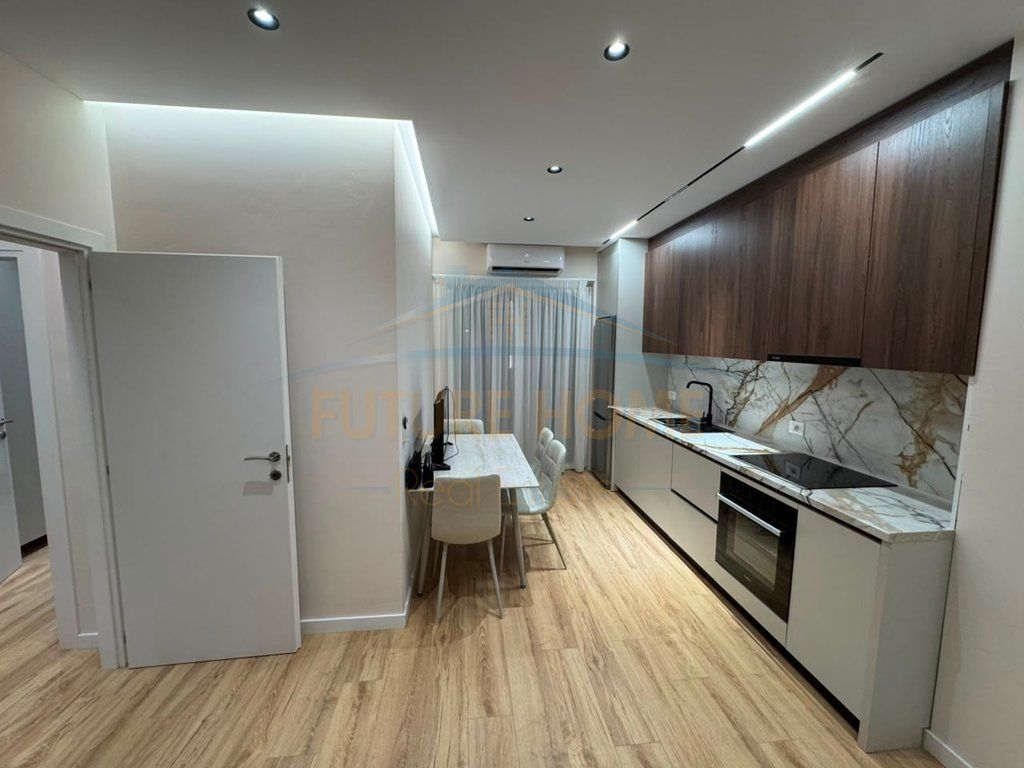 SHES APARTAMENT 1+1,UNAZA E RE,TIRANE