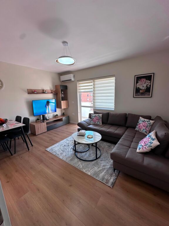 Jepet apartament 3+1 me qira tek Kryqezimi i Brrylit .