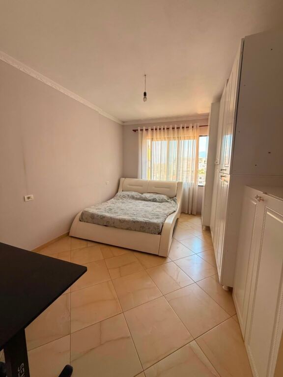 Jepet me qera Apartamenti 1+1, Astir rruga Loni Ligori 400 mije leke te vjetra