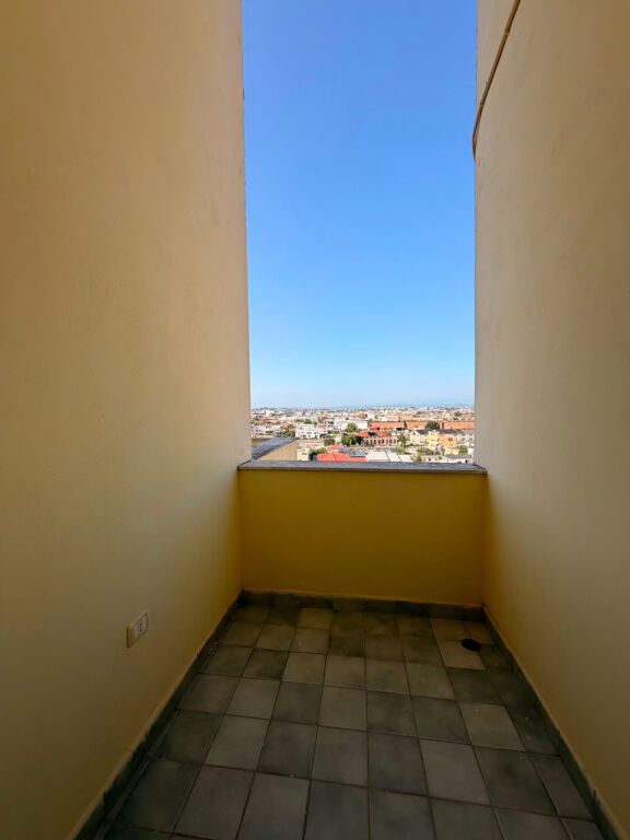 Shitet Apartament 2+1 me Super Verandë dhe Pamje nga Deti – Plazh, Durrës