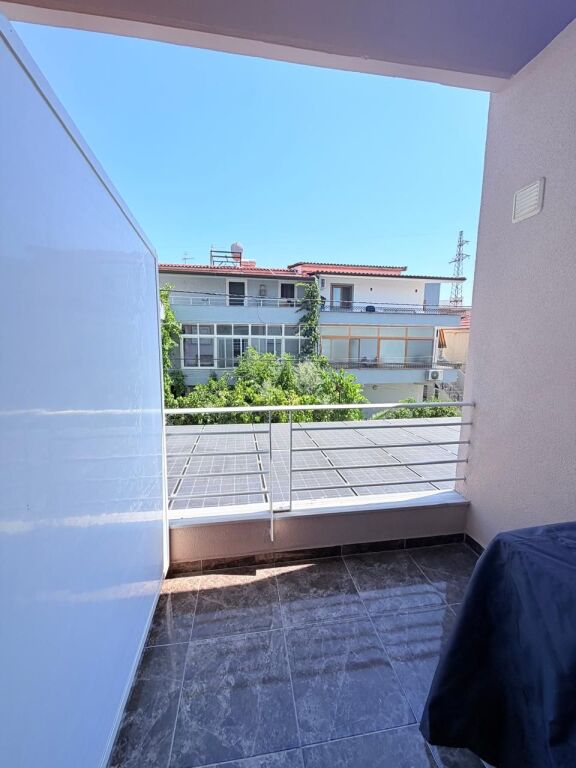JEPET ME QERA GARSONIERE PRANE TREGUT INDUSTRIAL, DURRES