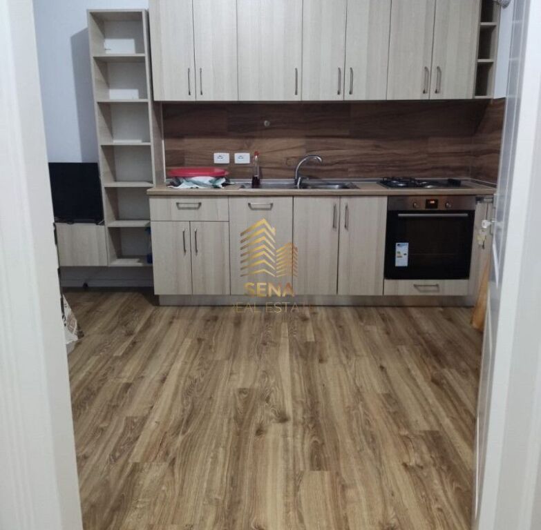 Qira, Hyrje Private 1+1+blk, Porcelan, 380 Euro/muaj
