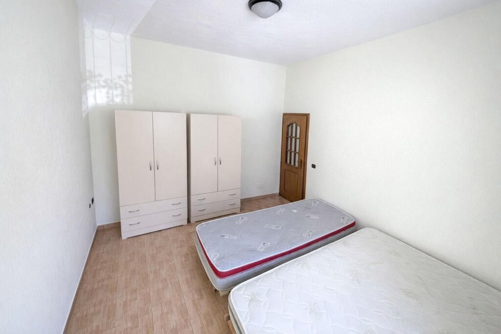 APARTAMENT 1+1. 30000 LEKE.QYTET STUDENTI