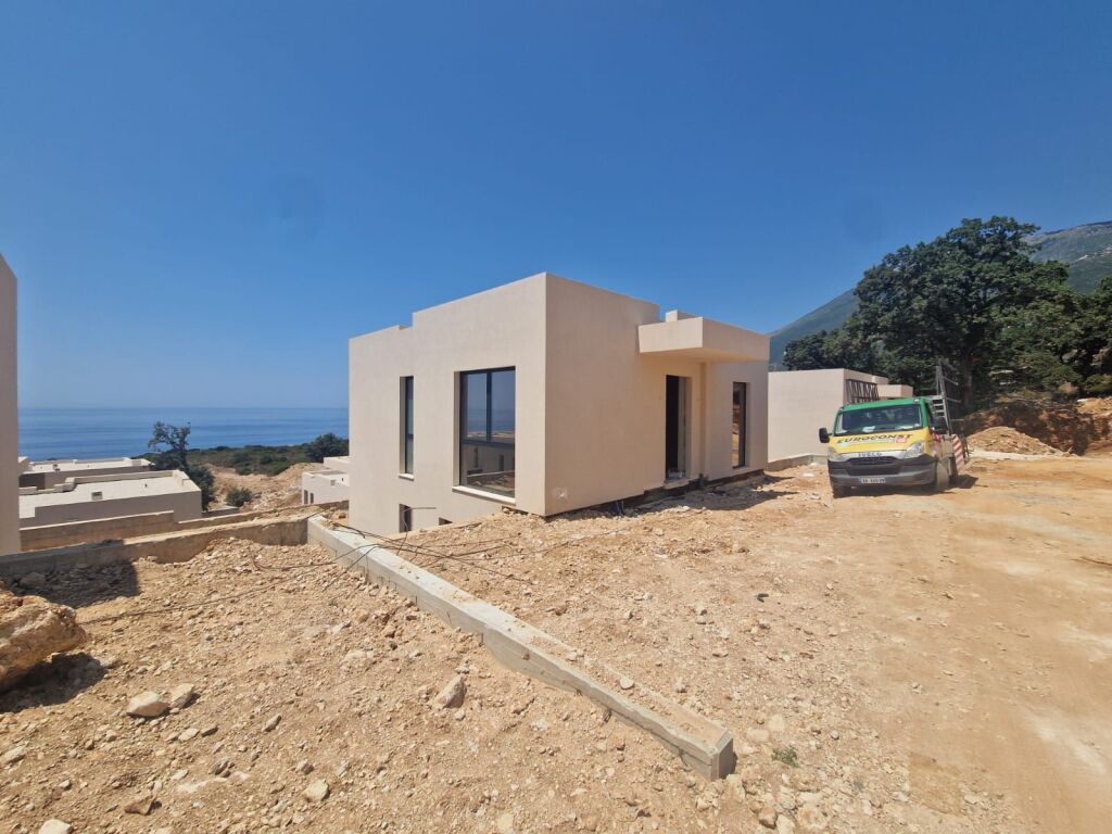VILLA WITH SWIMMING POOL FOR SALE IN DRIMADHE