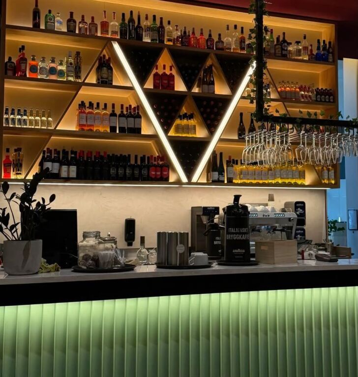 Myslym Shyr, 140m2 Premises for sale, WITH MORTGAGE/rented as Lounge - Bar!
