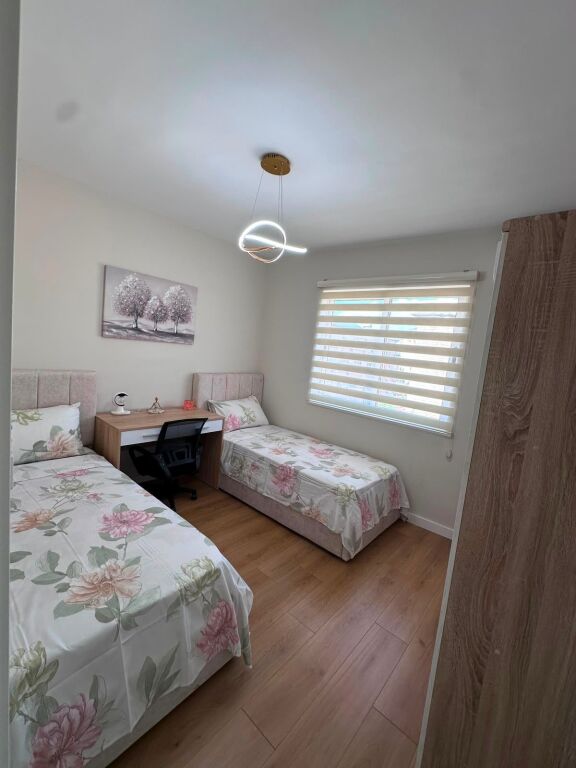 Jepet apartament 3+1 me qira tek Kryqezimi i Brrylit .