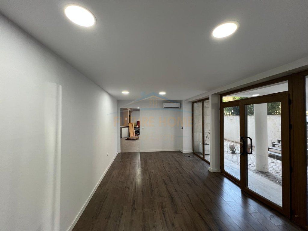 For Rent, Office Space, Pazari i Ri