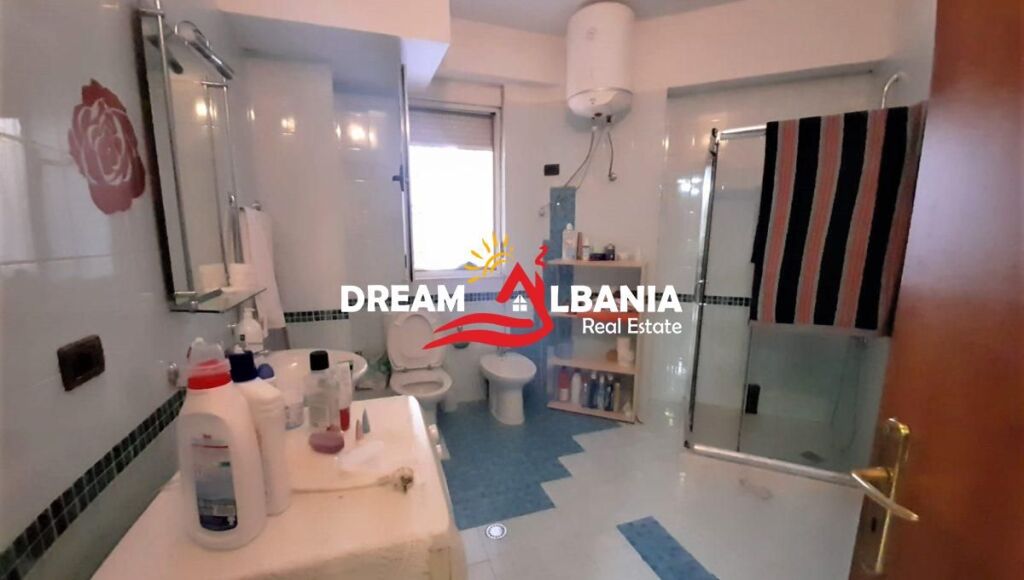 Ne zonen e Bllokut, prane Gardes jepet apartament 2+1 me qera(ID 42211264)
