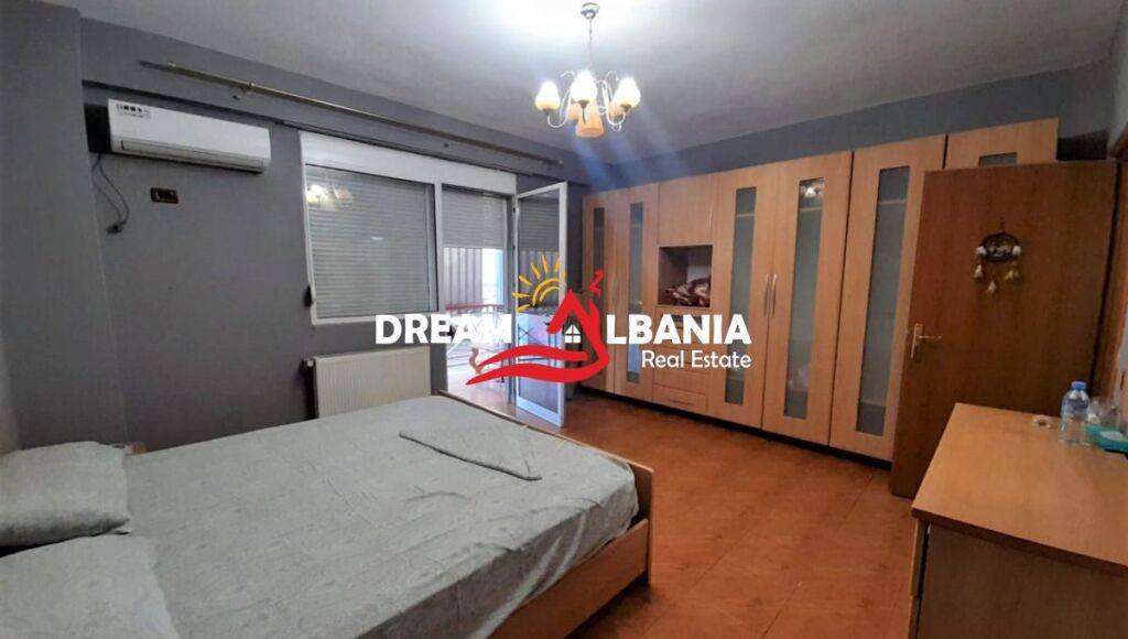 Ne zonen e Bllokut, prane Gardes jepet apartament 2+1 me qera(ID 42211264)
