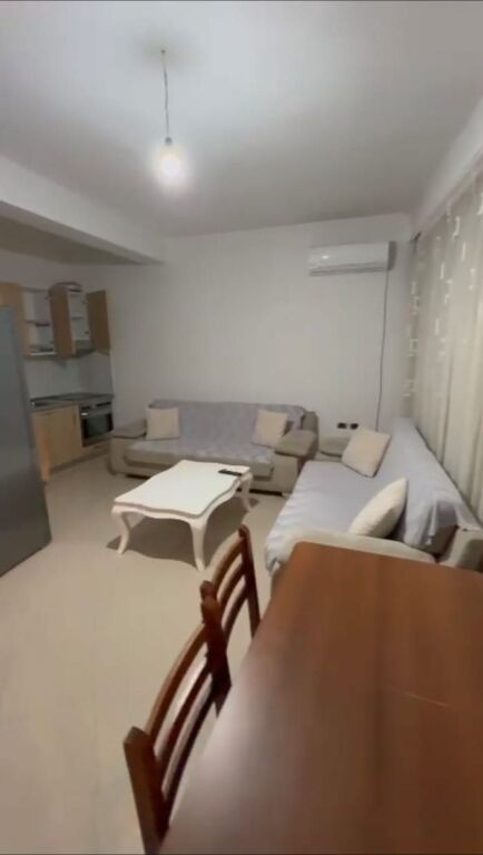 APPARTAMENTO 2+1. 50000 LEKE. EX CAMPO DI AVIAZIONE