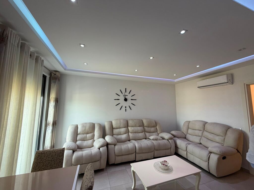Jepet me qira apartamet prane Casa Italias