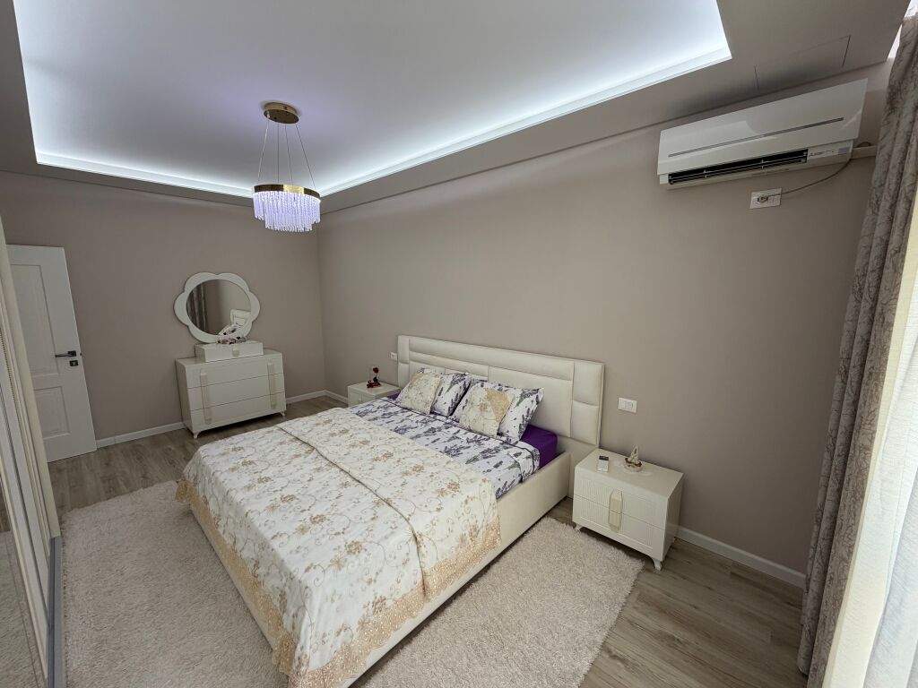 🏡 Appartamento 2+1 in vendita – Vicino a Villa L2, Astir  📍 Posizione: Vicino a Villa L2, Astir 📐 Superficie: 119 m² 🏢 Piano: 5, in palazzo con ascensore 🛋️ Appartamento venduto arredato 🌅 Orientamento: Ovest  💶 Prezzo: 155.000 €  