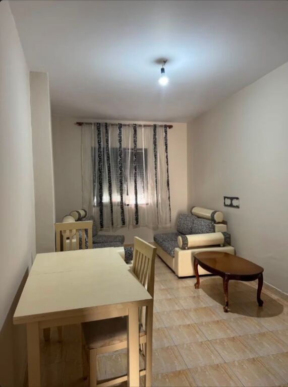 Affitto | Shtëpi private 1 + 1 | Stadiumi Dinamo | 400 €/mese