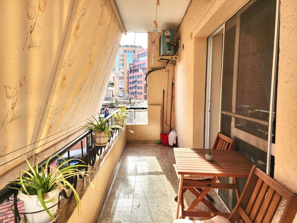 **For Rent: 1+1 + Separate Kitchen (City Center – Plaza, Behind the Museum), 4th Floor, with Elevator – Furnished, 2 Air Conditioners | €600/Month**