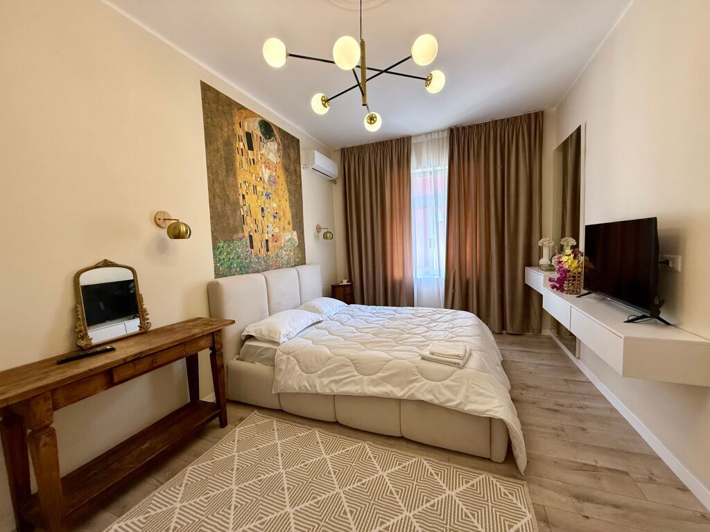 Apartment 2+1 for sale in the Ish Blloku area