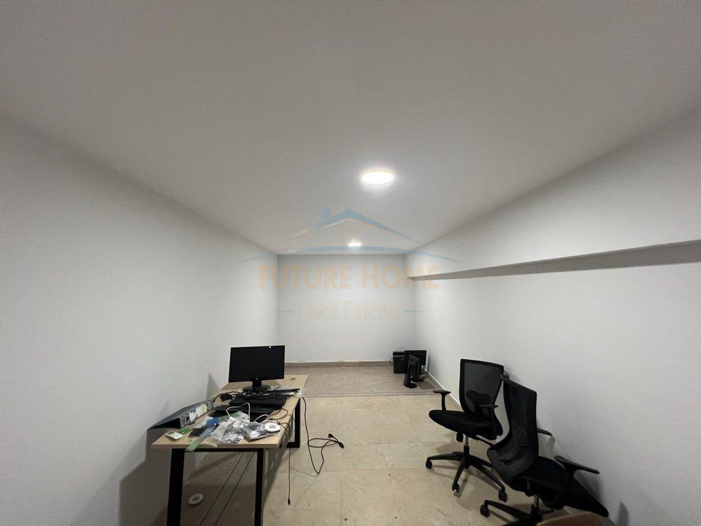 For Rent, Office Space, Pazari i Ri