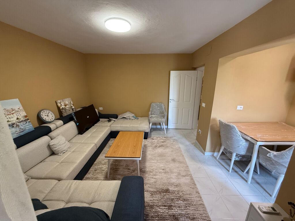 🏡 Appartamento 1+1 in affitto – Ali Demi | Vicino al nuovo Maternità “Koço Gliozheni”