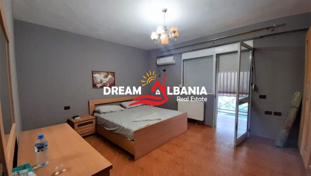 Ne zonen e Bllokut, prane Gardes jepet apartament 2+1 me qera(ID 42211264)
