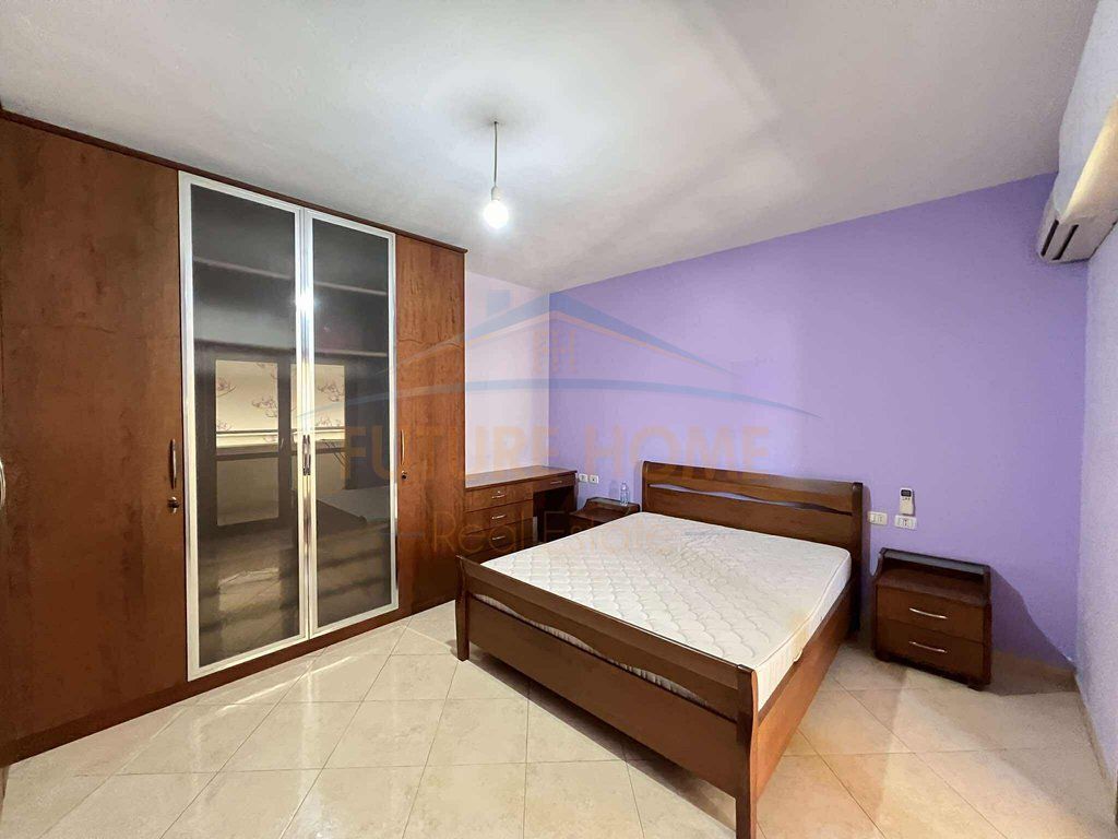 Rent, Duplex, Commune of Paris, Tirana