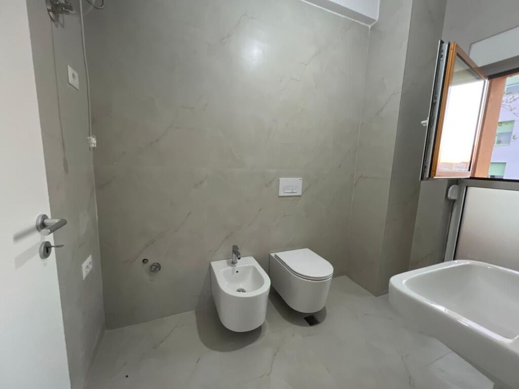 Apartament 1+1 me Qira tek Mangalem 21, Ali Demi, Tiranë