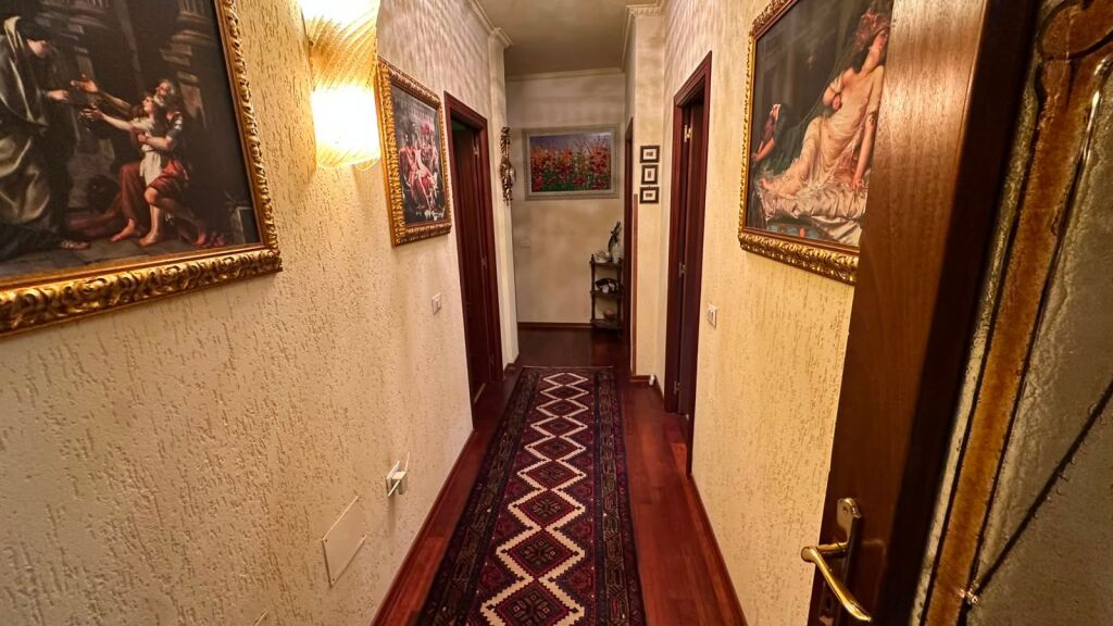 Apartament 3+1 me qira ne Qender