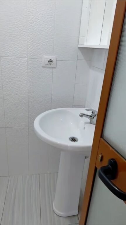 APARTAMENT 1+1. 28000 LEKE.QYTET STUDENTI