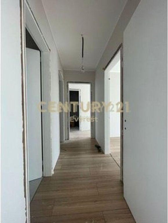 LAKE VIEW, APARTMENT FOR RESIDENTIAL OR OFFICE 2+1+2+PARKING FOR RENT!