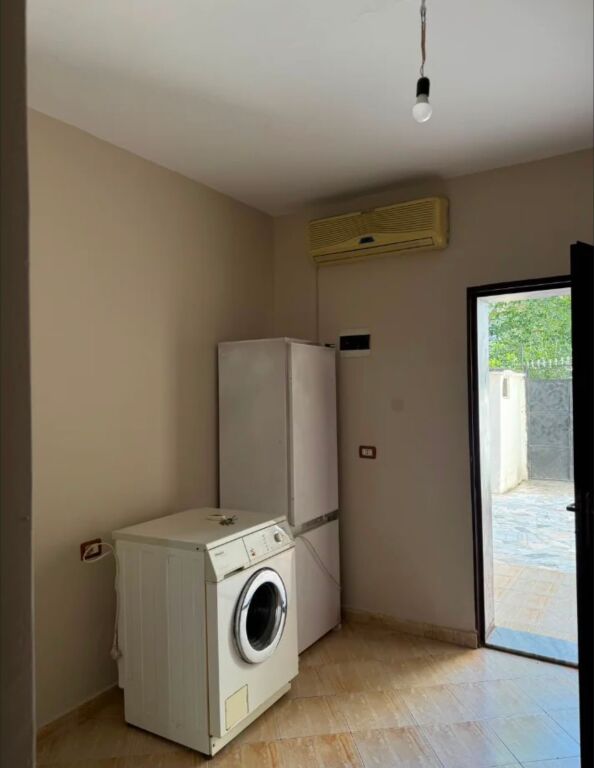 Affitto | Shtëpi private 1 + 1 | Stadiumi Dinamo | 400 €/mese