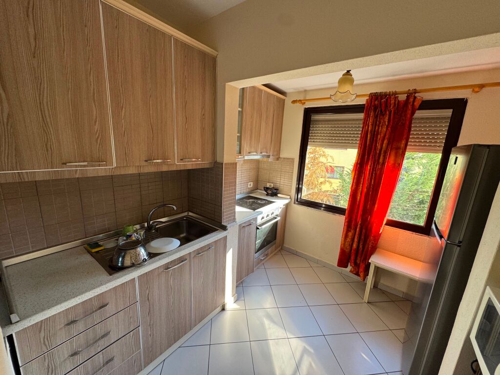 Apartament me qera 1+1 Medreseja
