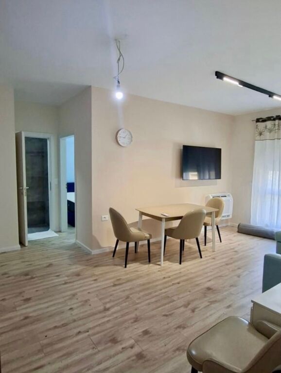 🏡 QERA Apartament 1+1 Me Parking 📍 Prane Xhamise Se Tabakeve 🛣️ Rruga “Shyqyri Ishmi” ✨