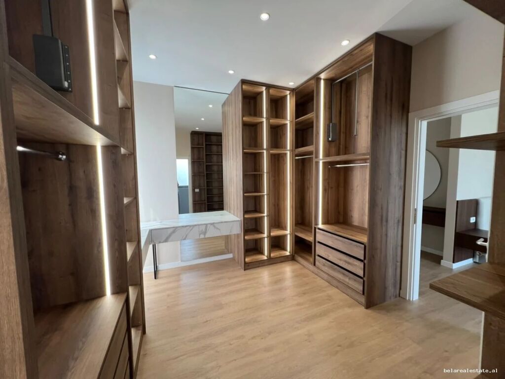 Villa a 2 Piani in Affitto al Lago Secco (ID BV22655)Tirana