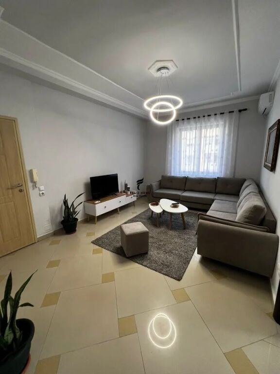 APARTAMENT ME QERA 1+1 RRUGA E ELBASANIT 70.000 LEKE FH-84139