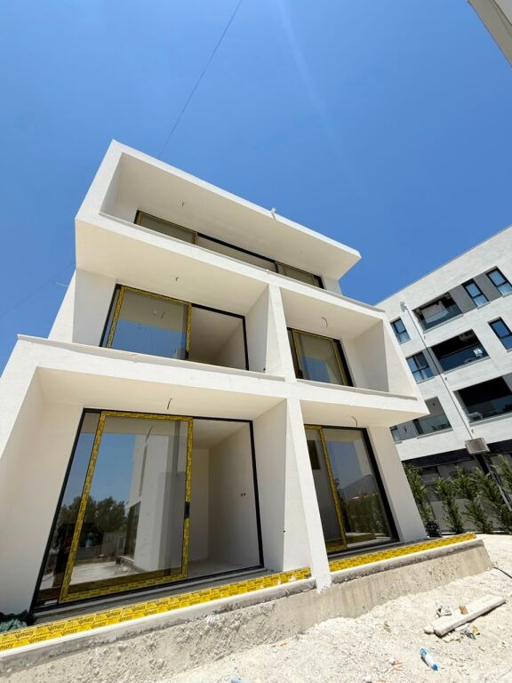 🏖️ APARTMENT 1+1 FOR SALE – RADHIMË, VLORË 🌊