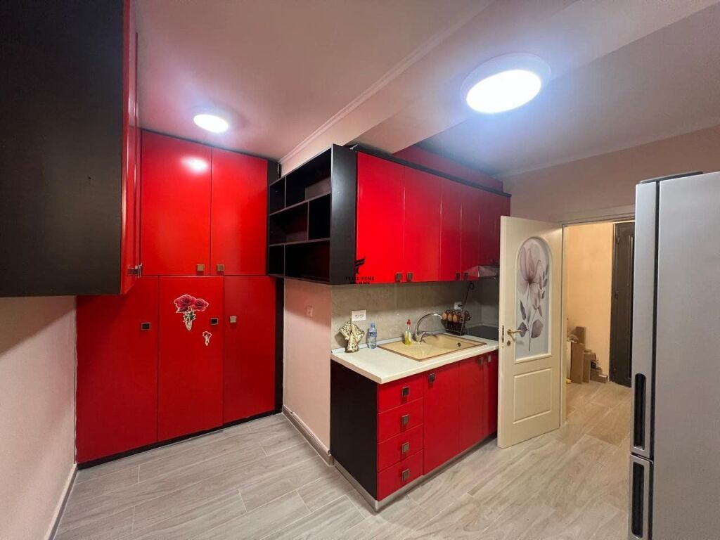 SHITET APARTAMENT 1+1 QENDER 24.500.000 LEKE FH-84256