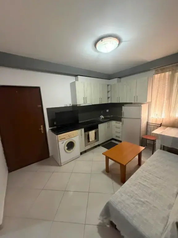 Appartamento 1+1 in affitto in Via Fortuzi