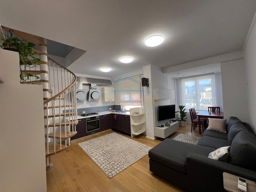 Qera,Duplex + Post Parkimi, Liqeni i Thate, Tirane. PRM71801