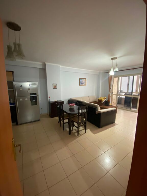🔥 SUPER OFERTË NË ASTIR – PRANË BAR ARTISTIT! 🔥  🏡 Shitet apartament 2+1 me hipotekë, në një nga zonat më të kërkuara të Astirit.  ✅ Kati 2 banim 📐 118.3 m² bruto | 110 m² neto 💶 165,000 € (i diskutueshëm)