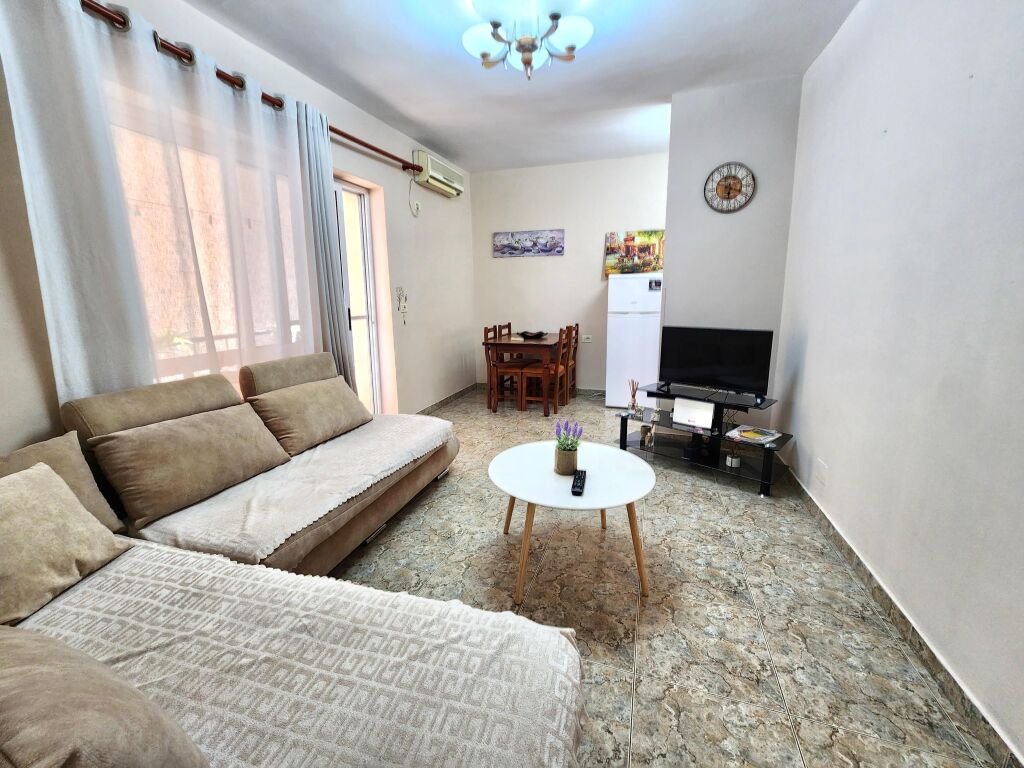 **For Rent: 1+1 + Separate Kitchen (City Center – Plaza, Behind the Museum), 4th Floor, with Elevator – Furnished, 2 Air Conditioners | €600/Month**