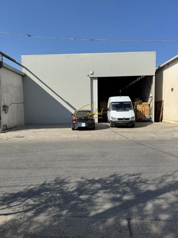 WAREHOUSE FOR RENT 250 M2 CASA ITALIA 120,000 LEKE