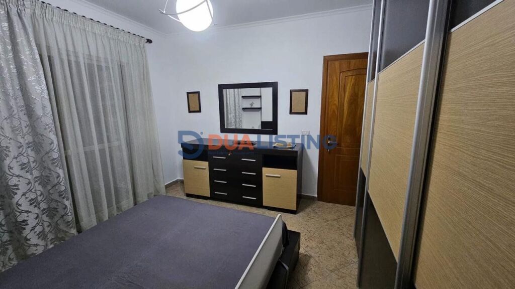 🏡 Qera | Apartament 2+1 📍 Rruga Barrikadave, Tiranë