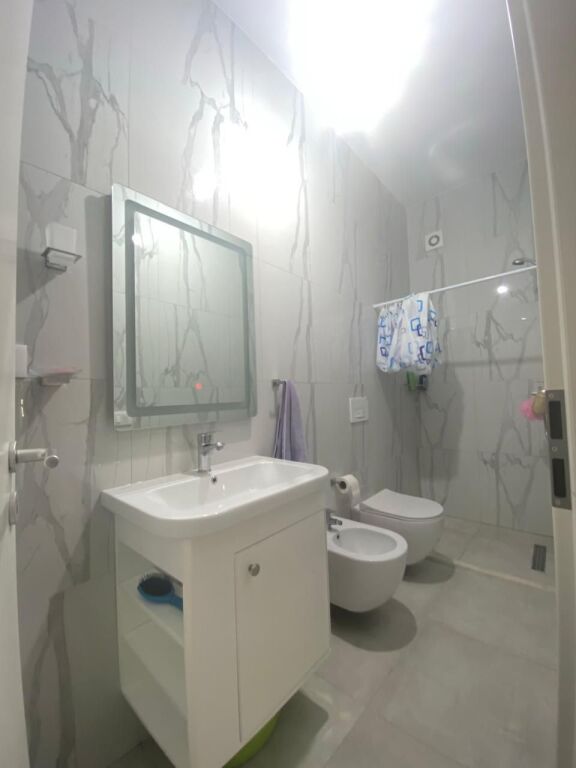 Apartament me qera