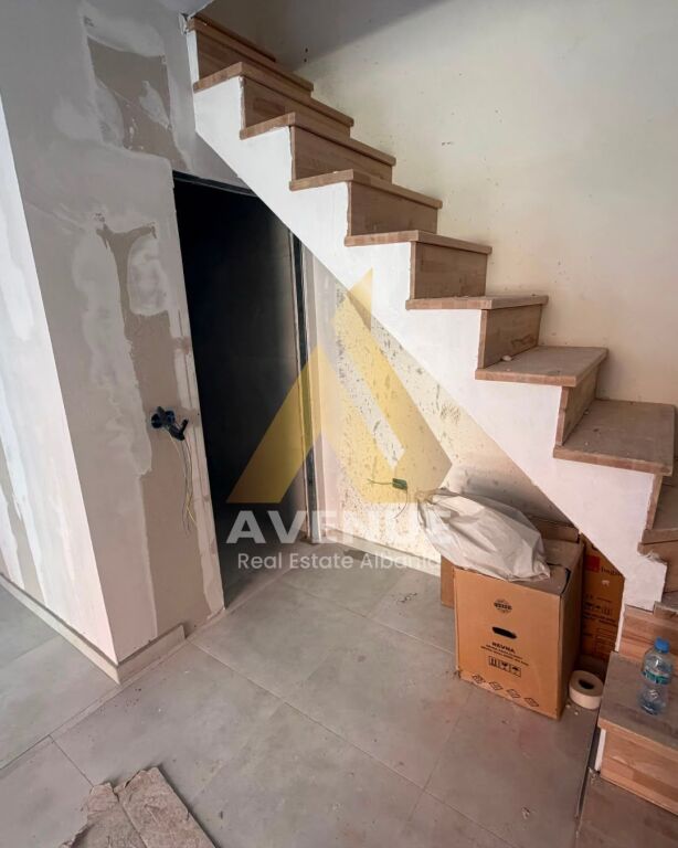 AFFITTASI NEGOZIO COMPLESSO URBAN GATE, ASTIR