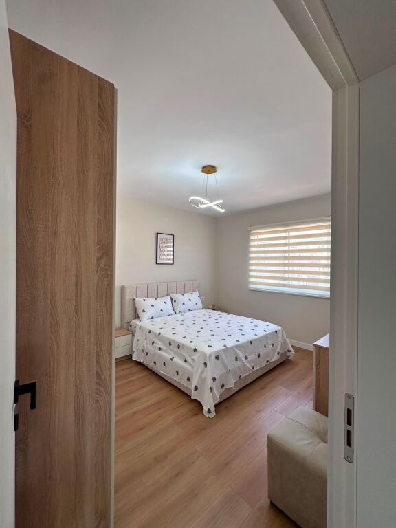 Jepet apartament 3+1 me qira tek Kryqezimi i Brrylit .