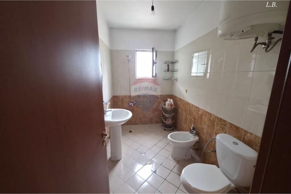 Jepet me qira apartament 1+1, Qendra Kristal