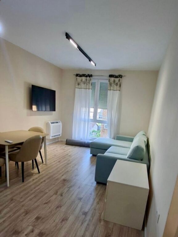 🏡 QERA Apartament 1+1 Me Parking 📍 Prane Xhamise Se Tabakeve 🛣️ Rruga “Shyqyri Ishmi” ✨