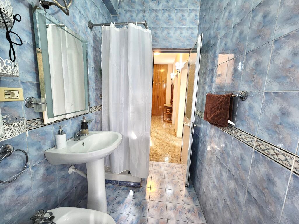 **For Rent: 1+1 + Separate Kitchen (City Center – Plaza, Behind the Museum), 4th Floor, with Elevator – Furnished, 2 Air Conditioners | €600/Month**