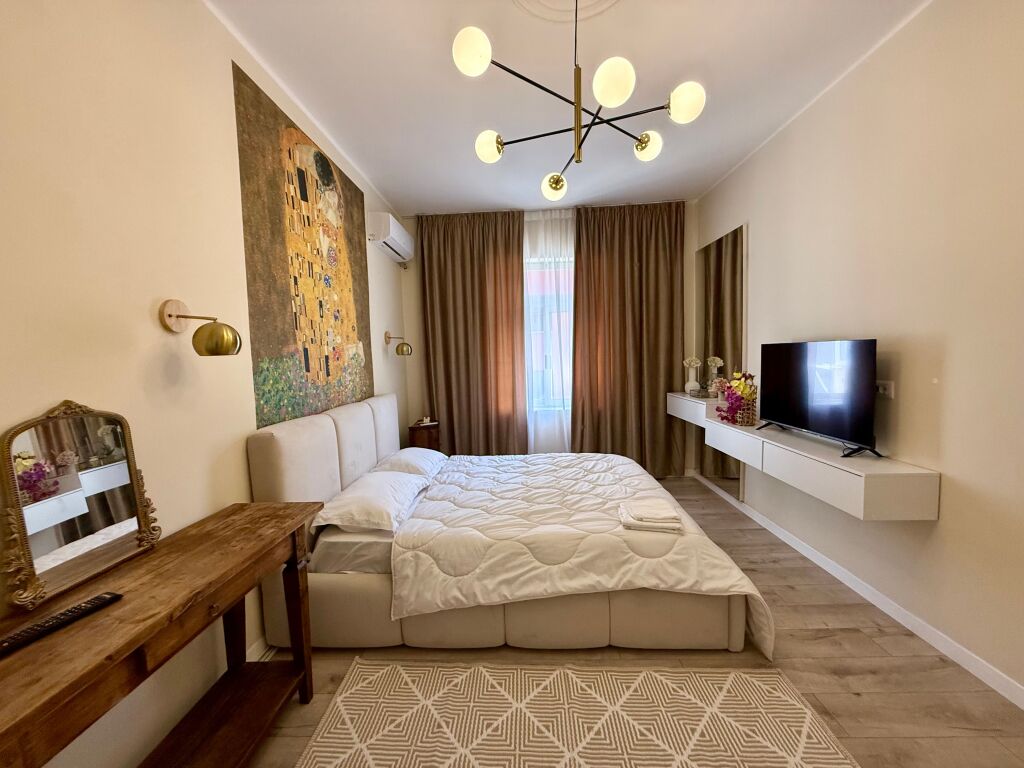 Apartment 2+1 for sale in the Ish Blloku area